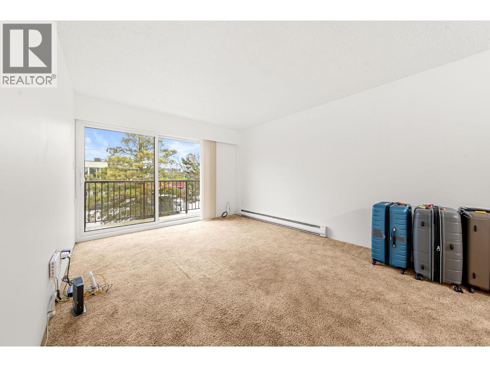 204 3136 Kingsway Property Photo 10