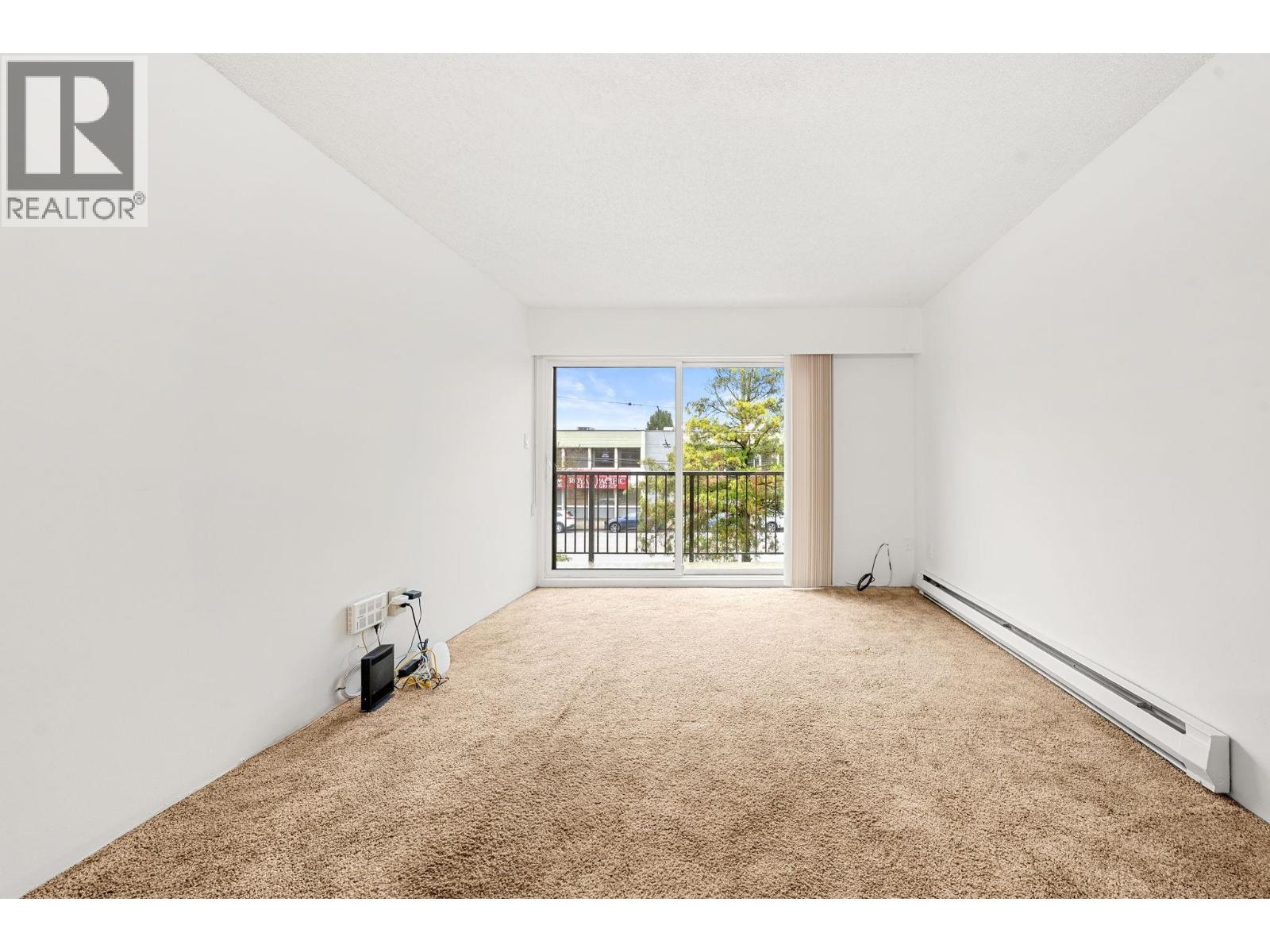 204 3136 Kingsway Property Photo 11