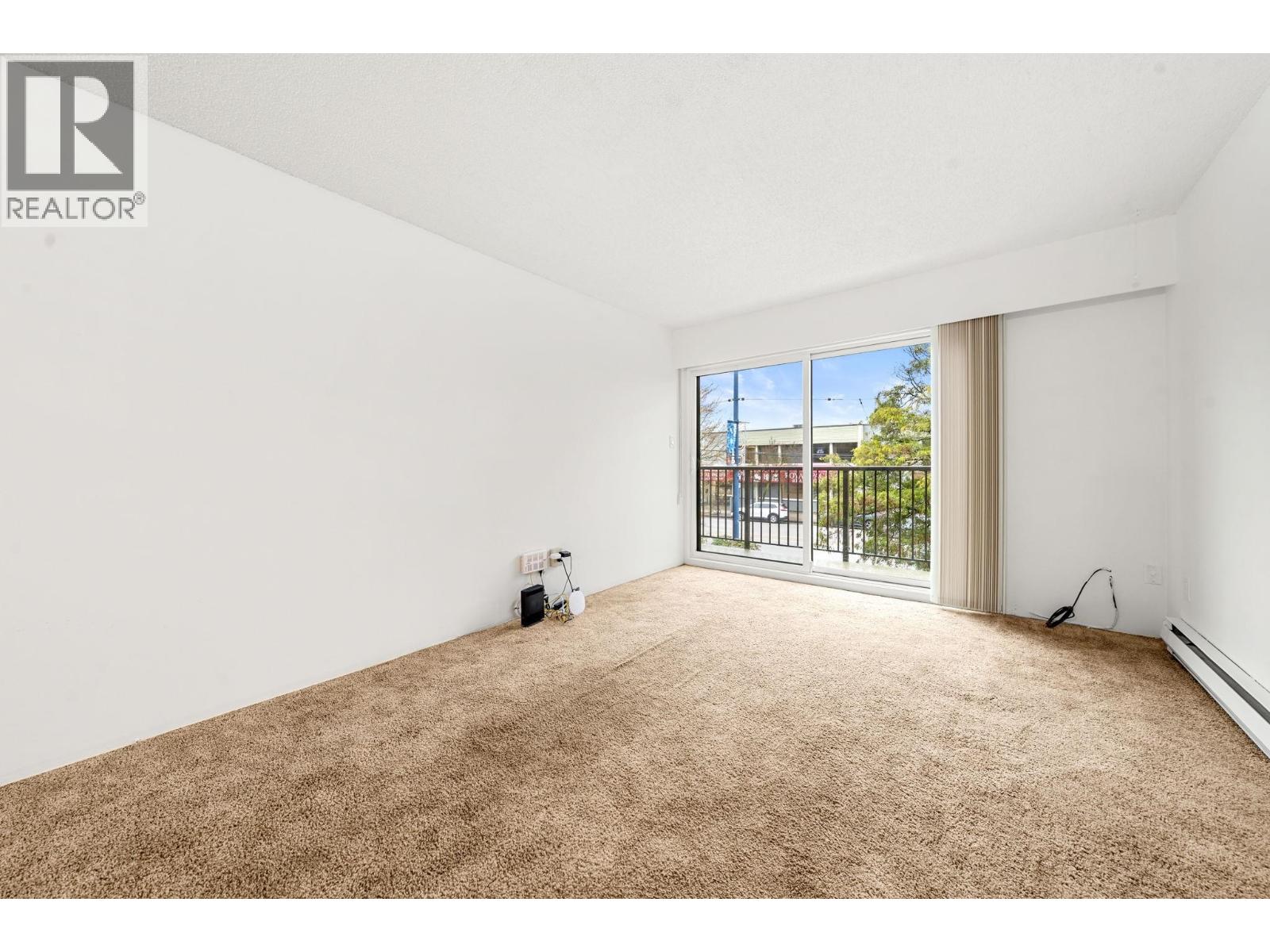 204 3136 Kingsway Property Photo 12