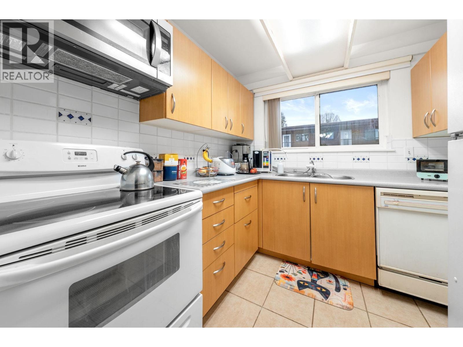 204 3136 Kingsway Property Photo 16