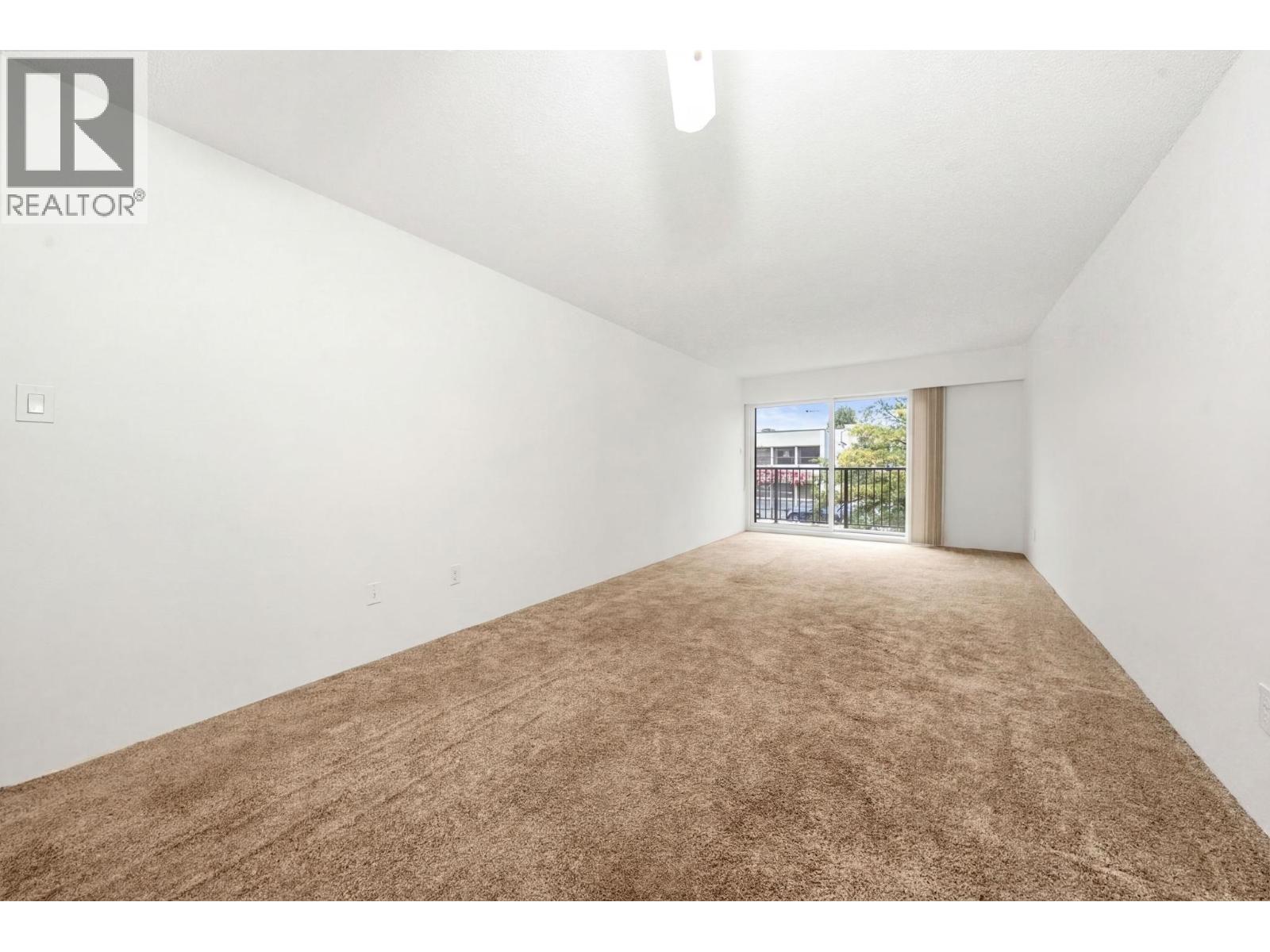 204 3136 Kingsway Property Photo 38