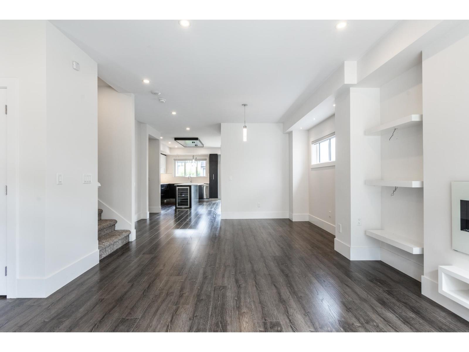 83 15177 60 Avenue Property Photo 4