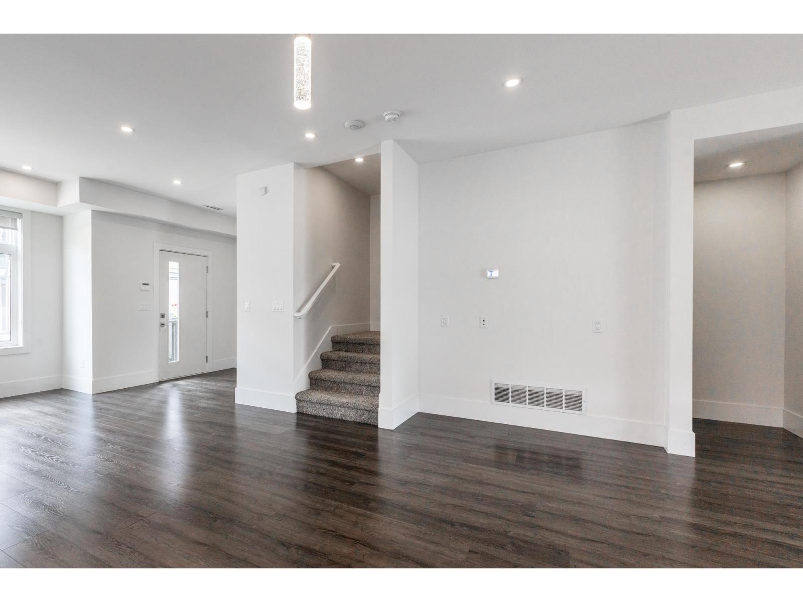 83 15177 60 Avenue Property Photo 10