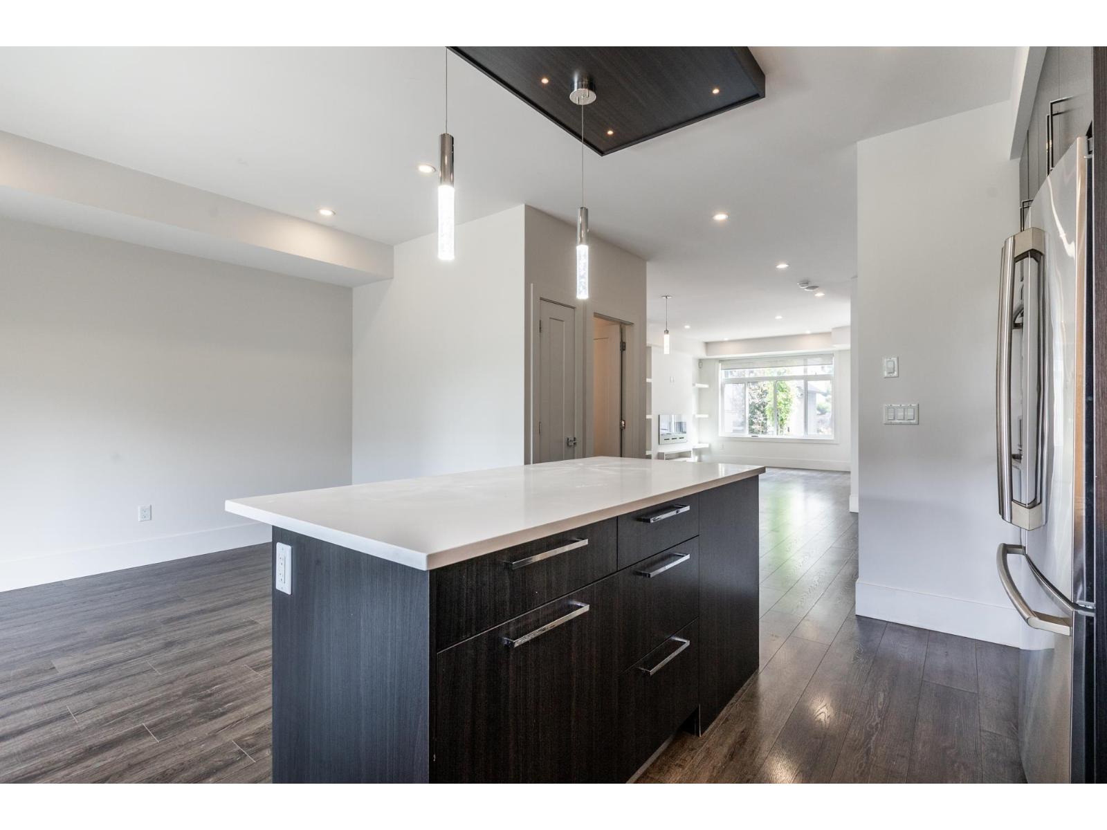 83 15177 60 Avenue Property Photo 16