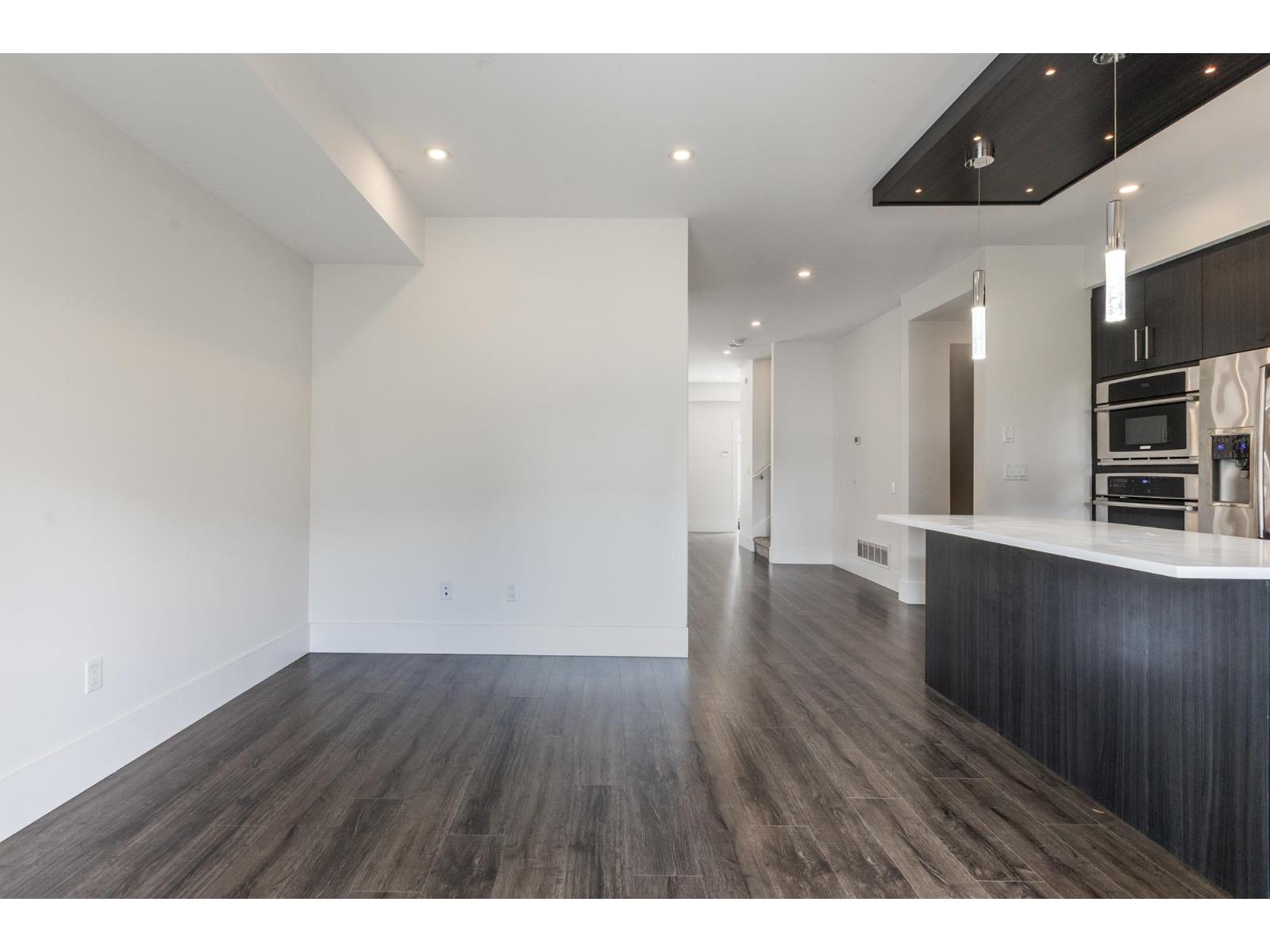 83 15177 60 Avenue Property Photo 17