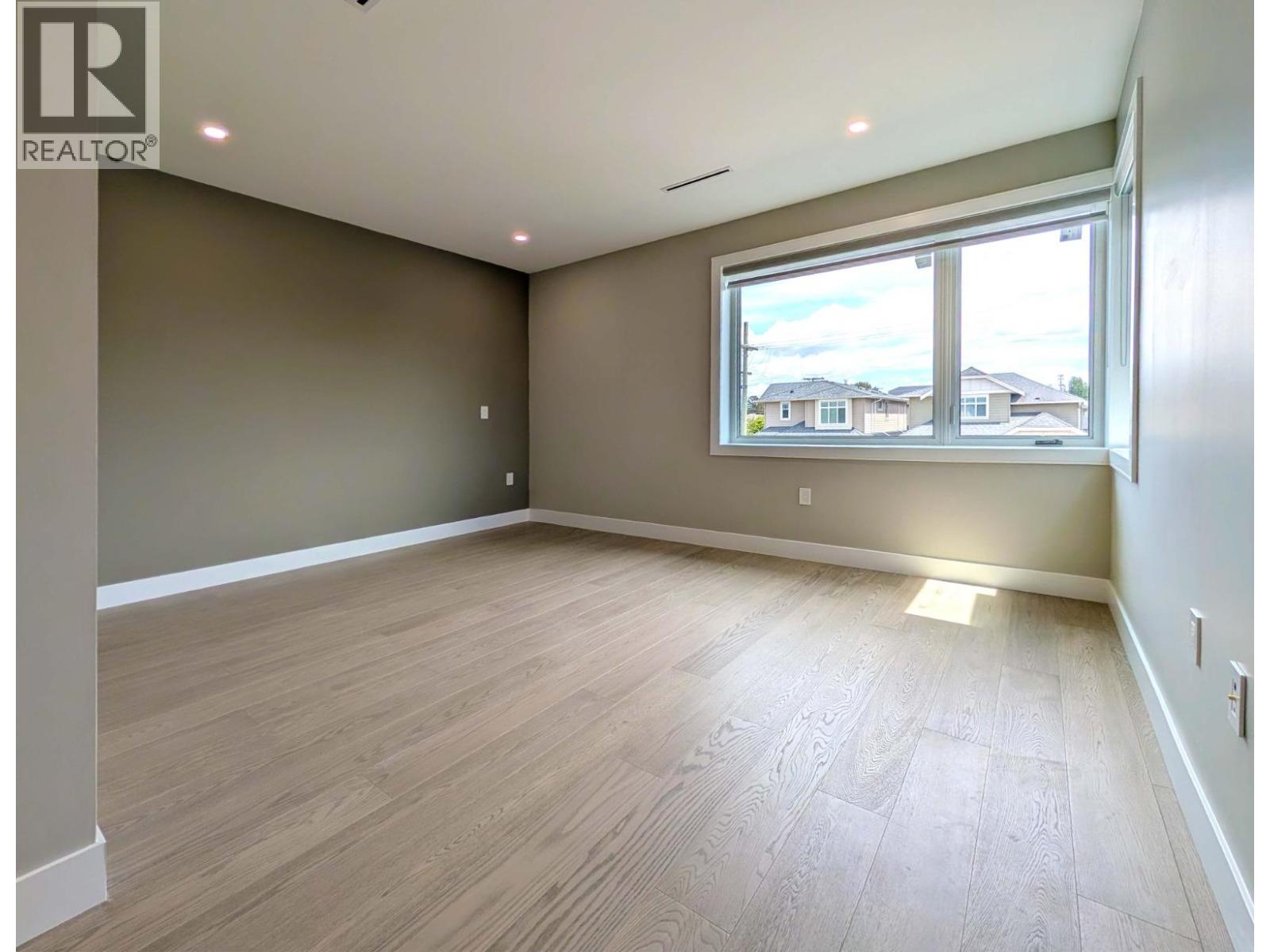 12131 Trites Road Property Photo 7