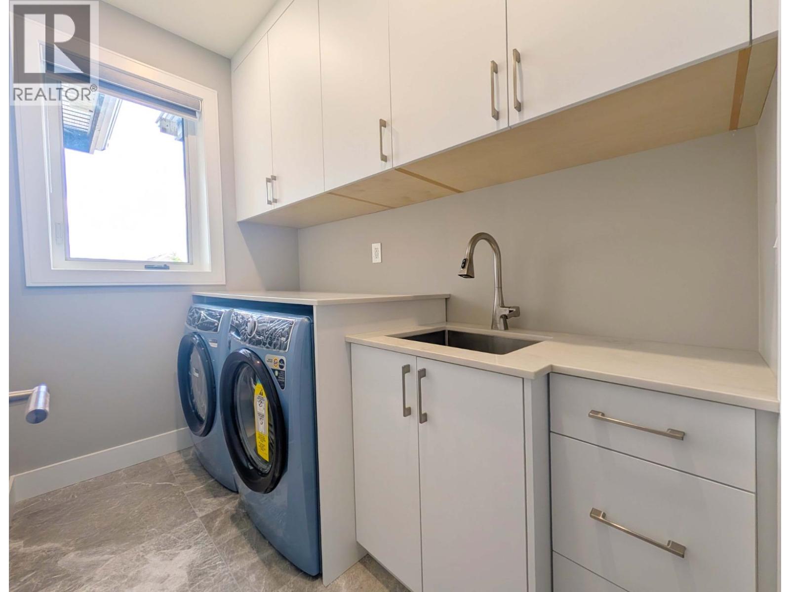 12131 Trites Road Property Photo 11