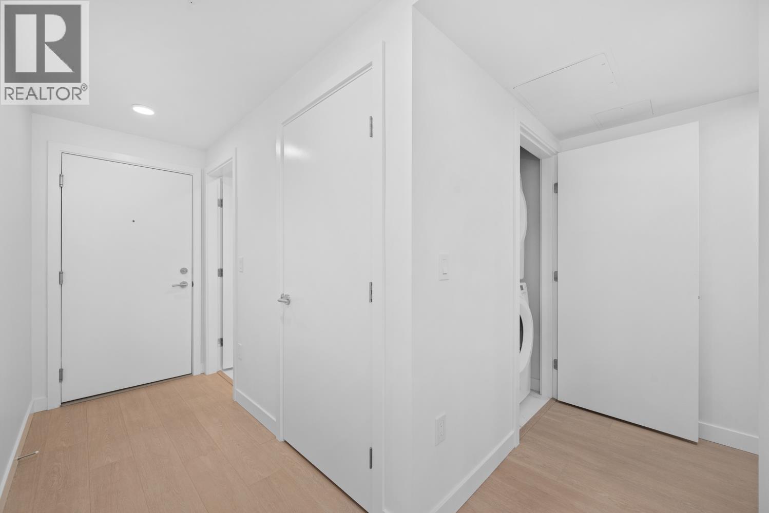 202 7769 Park Crescent Property Photo 28