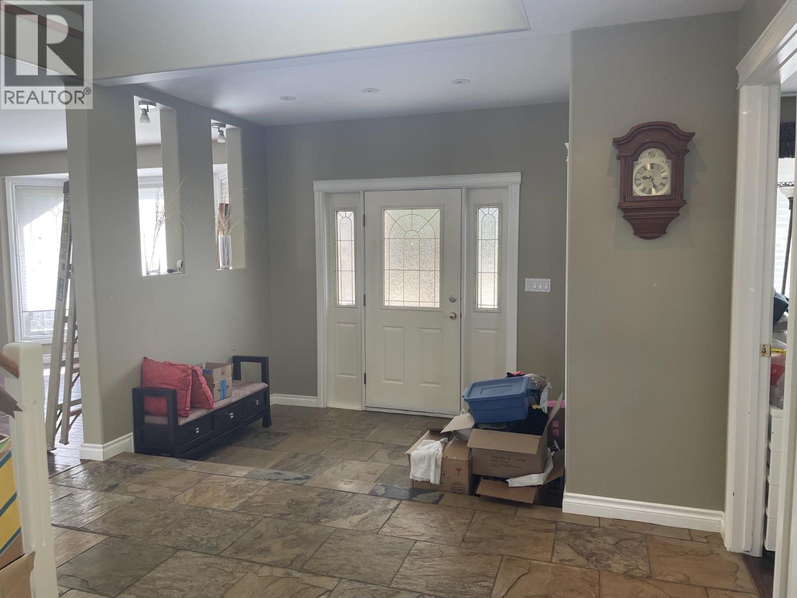 5524 Minnaker Crescent Property Photo 12
