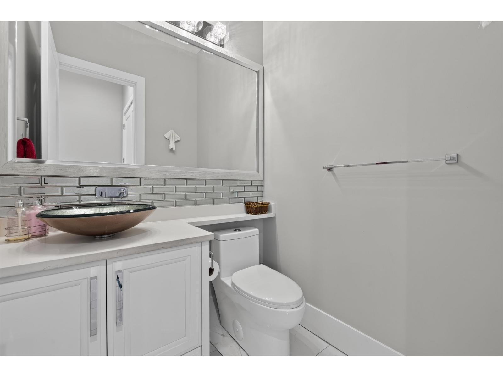 12985 88 Avenue Property Photo 9
