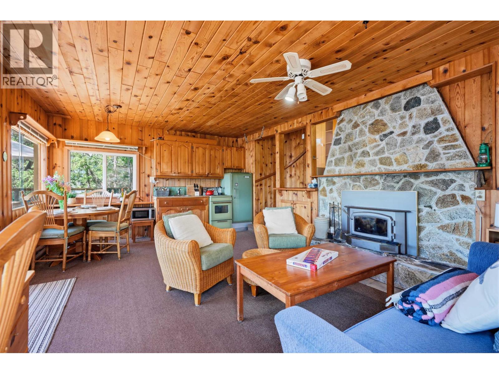 6075 Coracle Drive Property Photo 10
