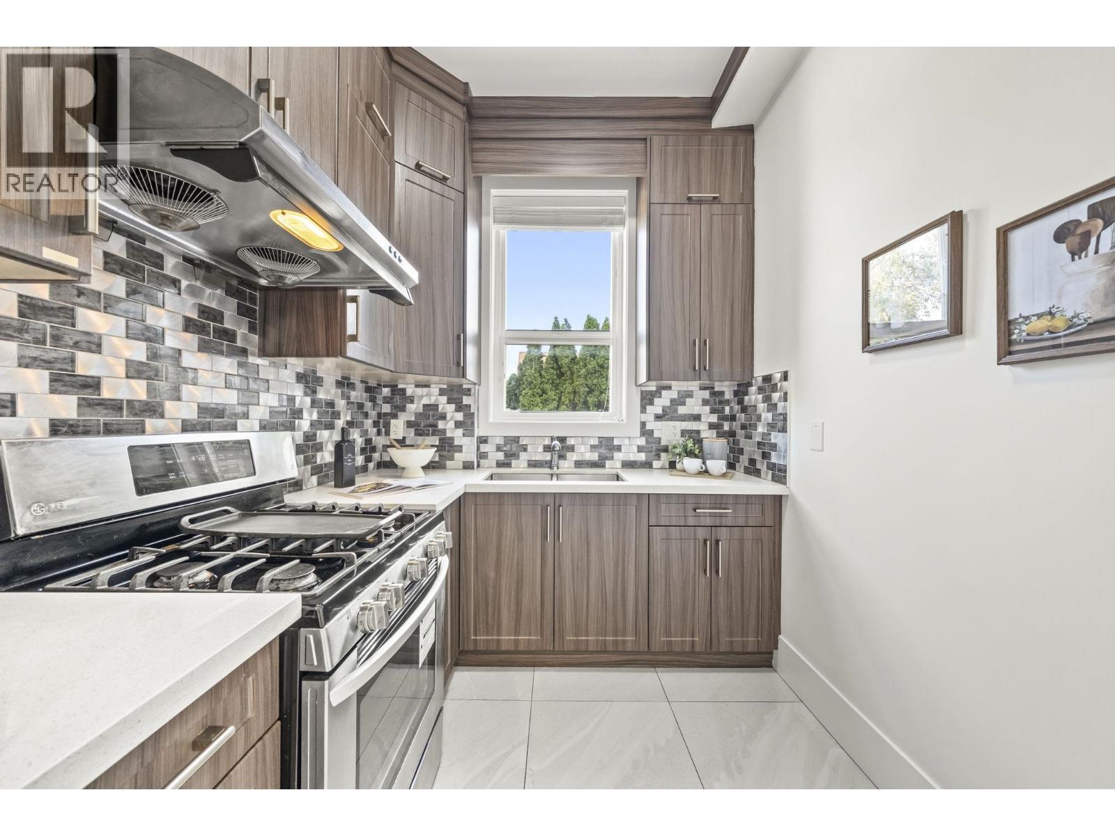 6114 49b Avenue Property Photo 12