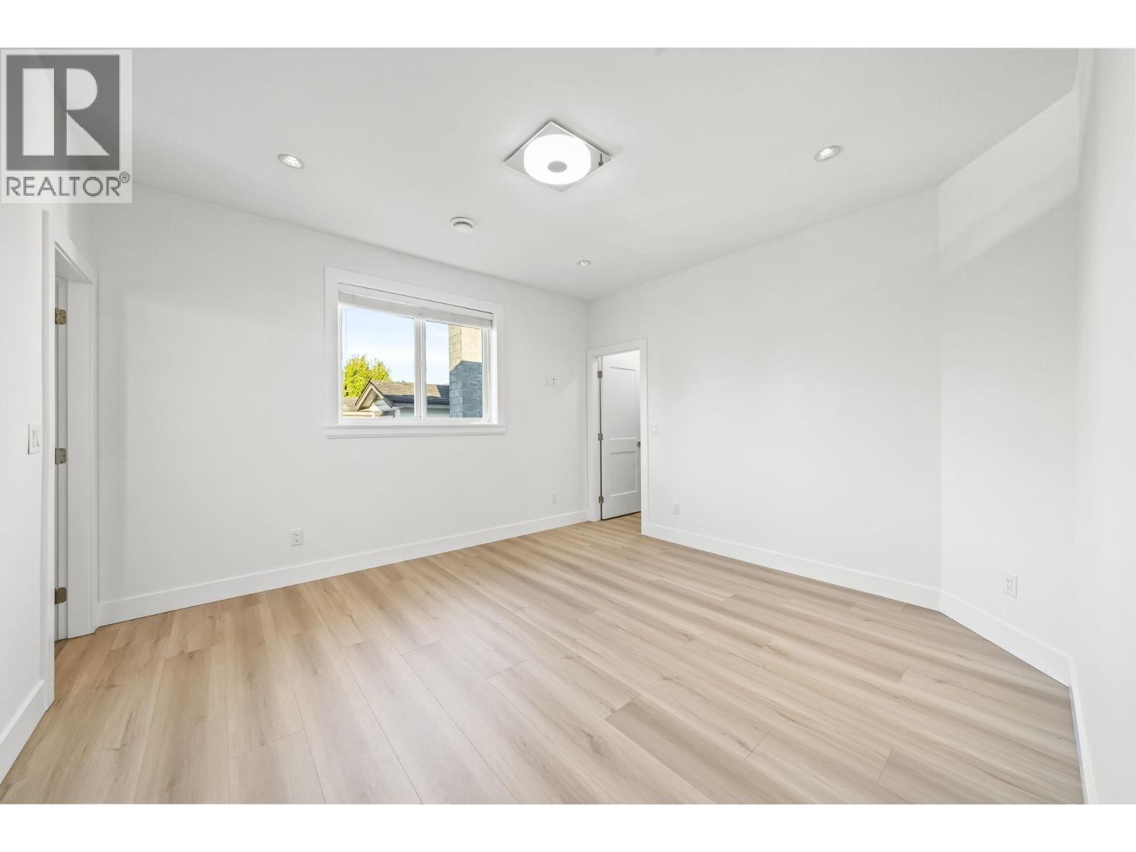6114 49b Avenue Property Photo 21
