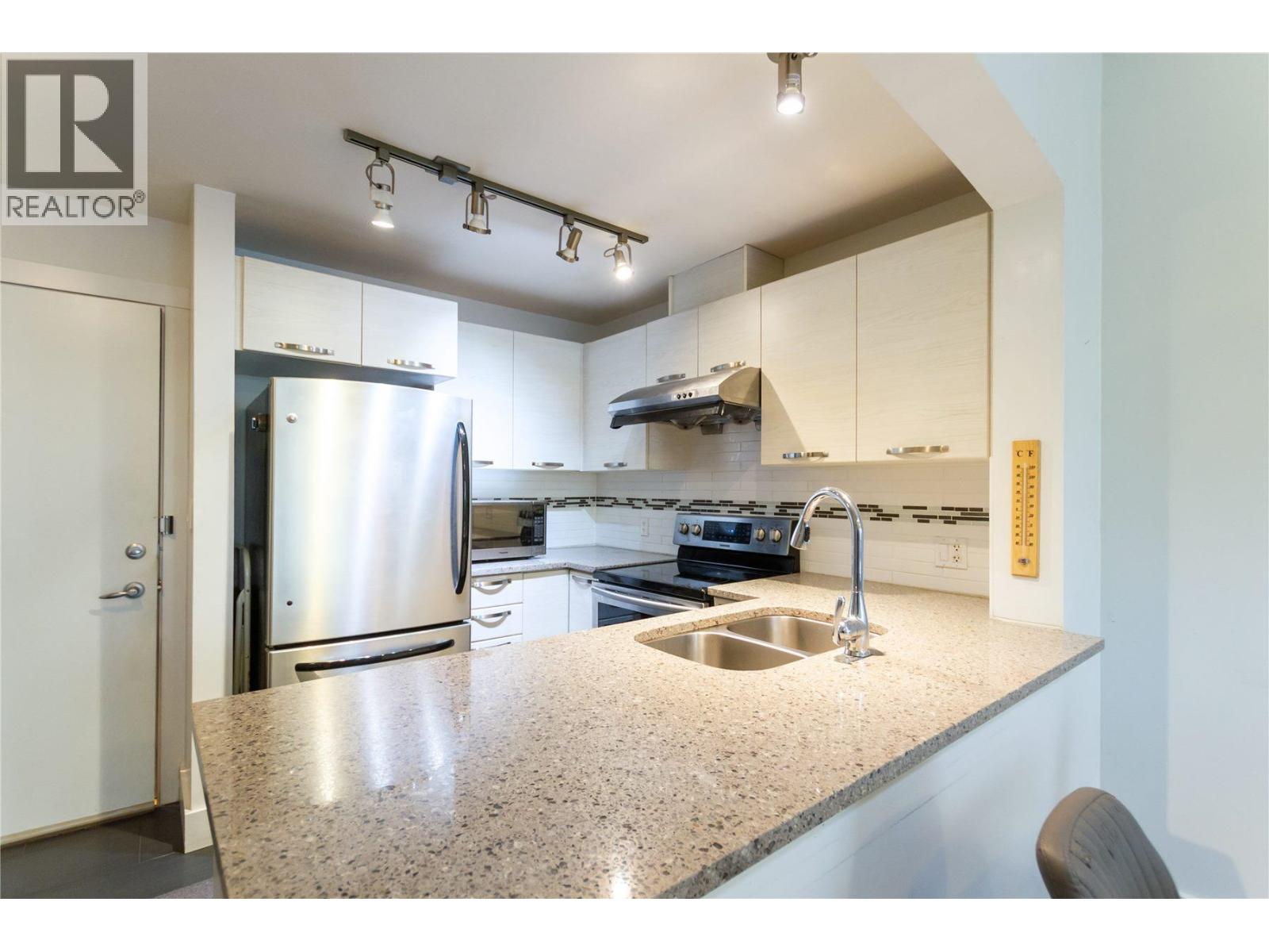 106 7428 Byrnepark Walk Property Photo 7