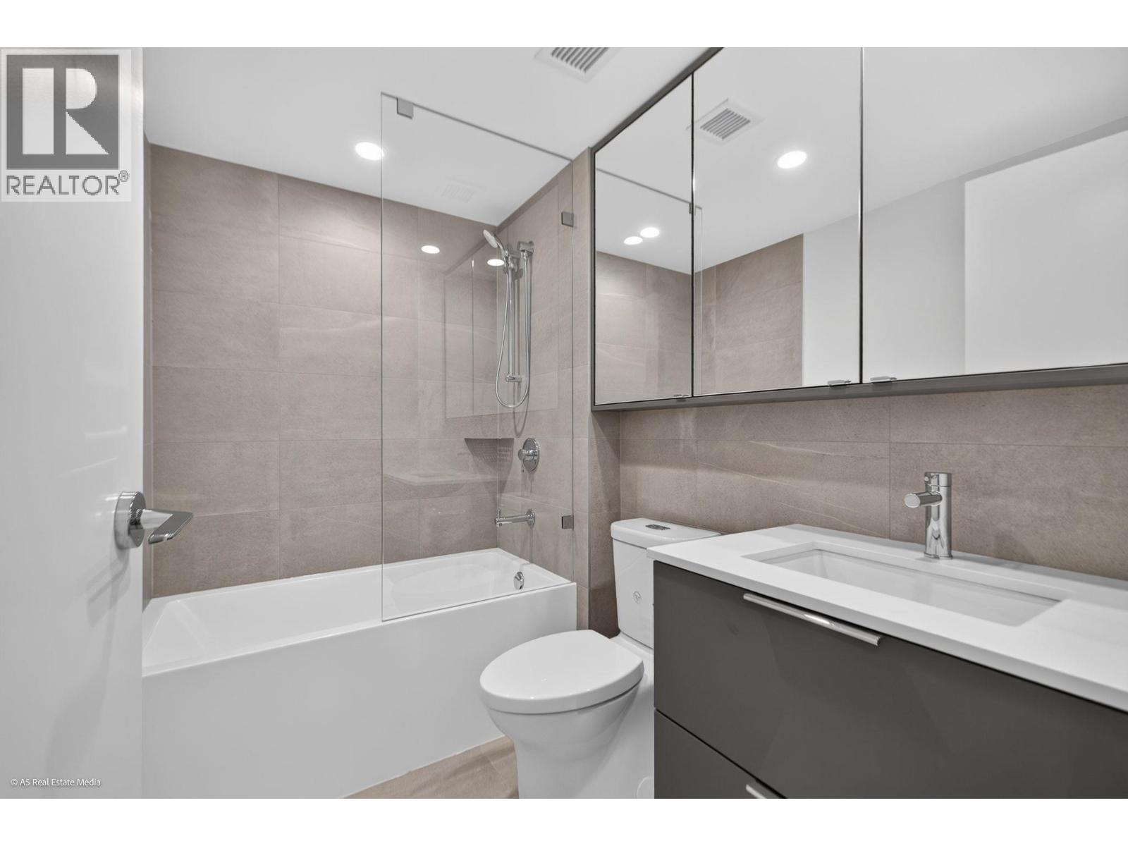 2508 2135 Springer Avenue Property Photo 9