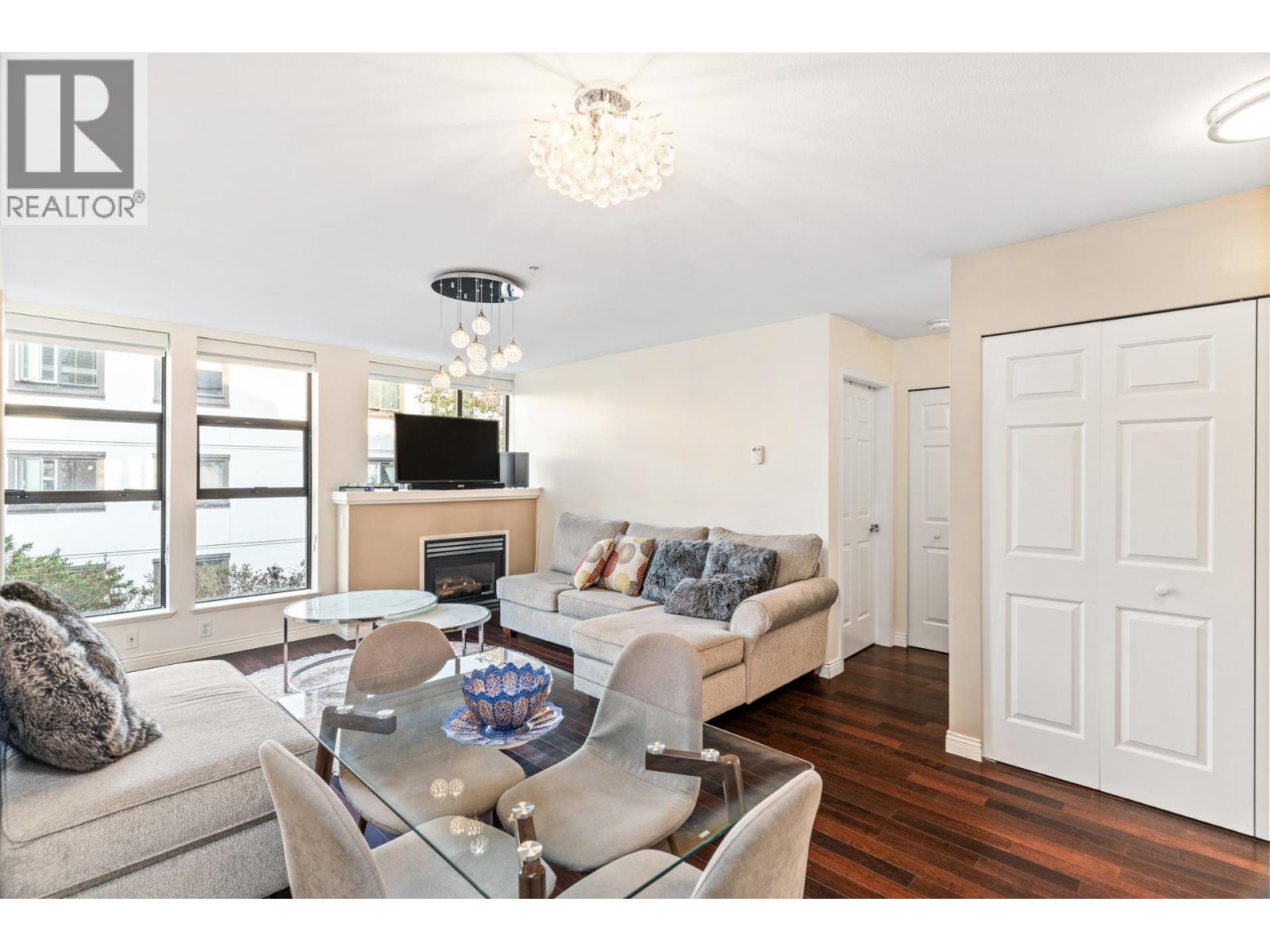 411 345 Lonsdale Avenue Property Photo 6