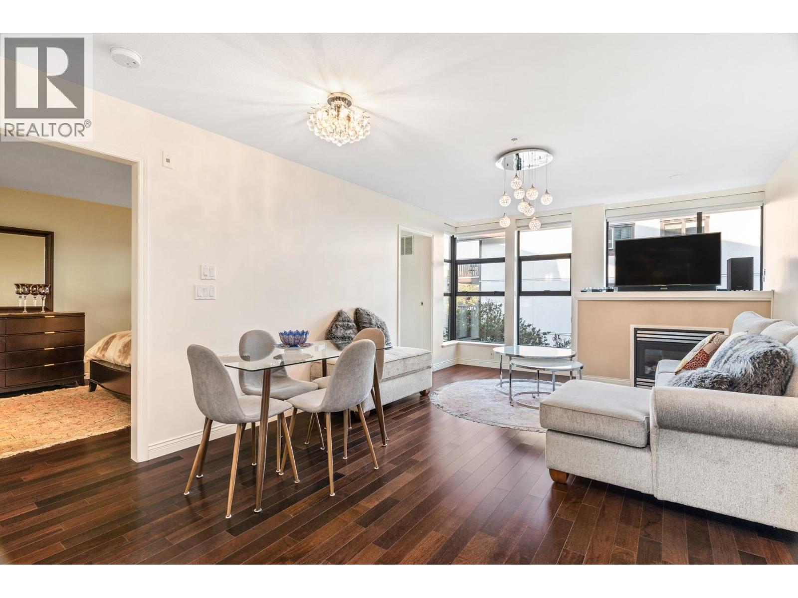 411 345 Lonsdale Avenue Property Photo 9