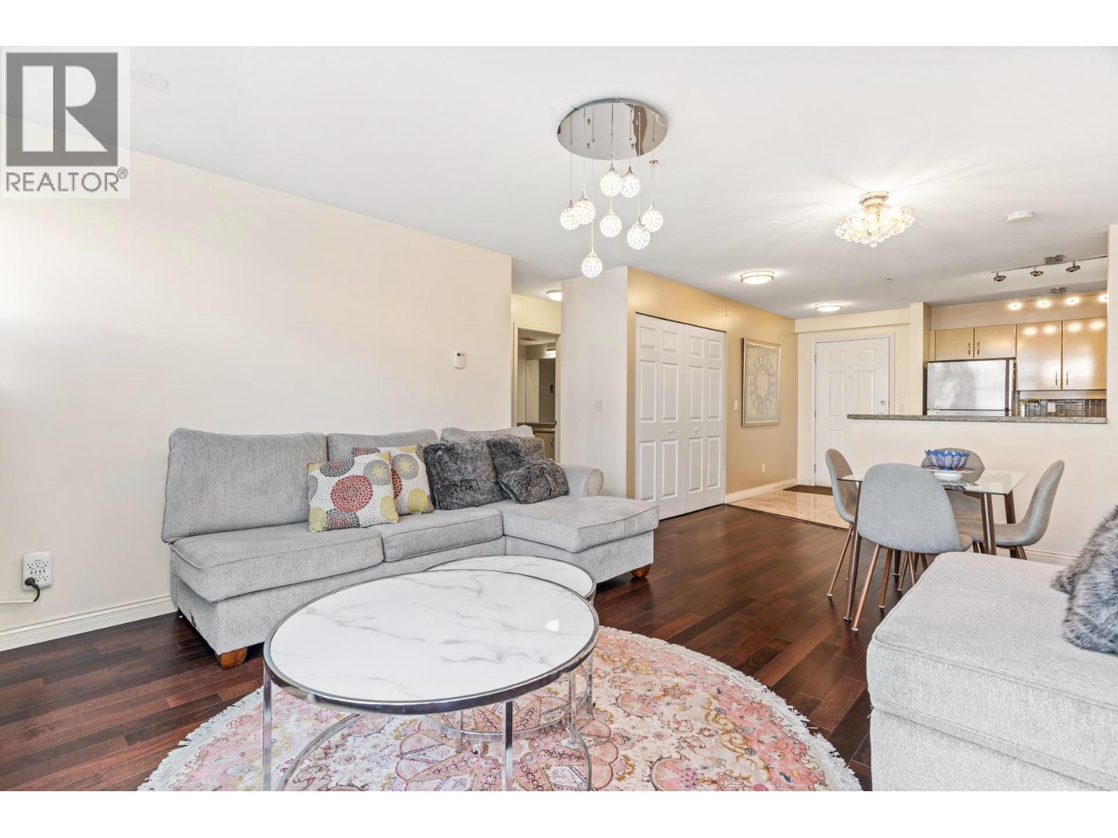 411 345 Lonsdale Avenue Property Photo 10