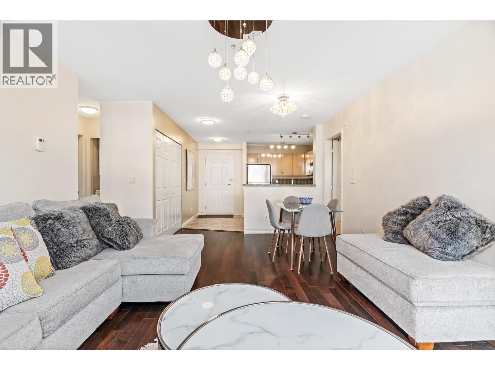 411 345 Lonsdale Avenue Property Photo 11