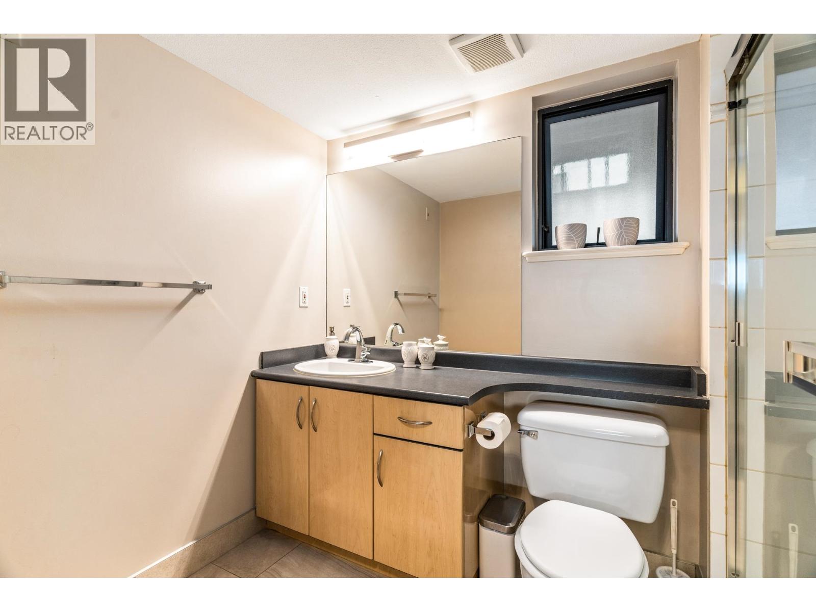 411 345 Lonsdale Avenue Property Photo 18