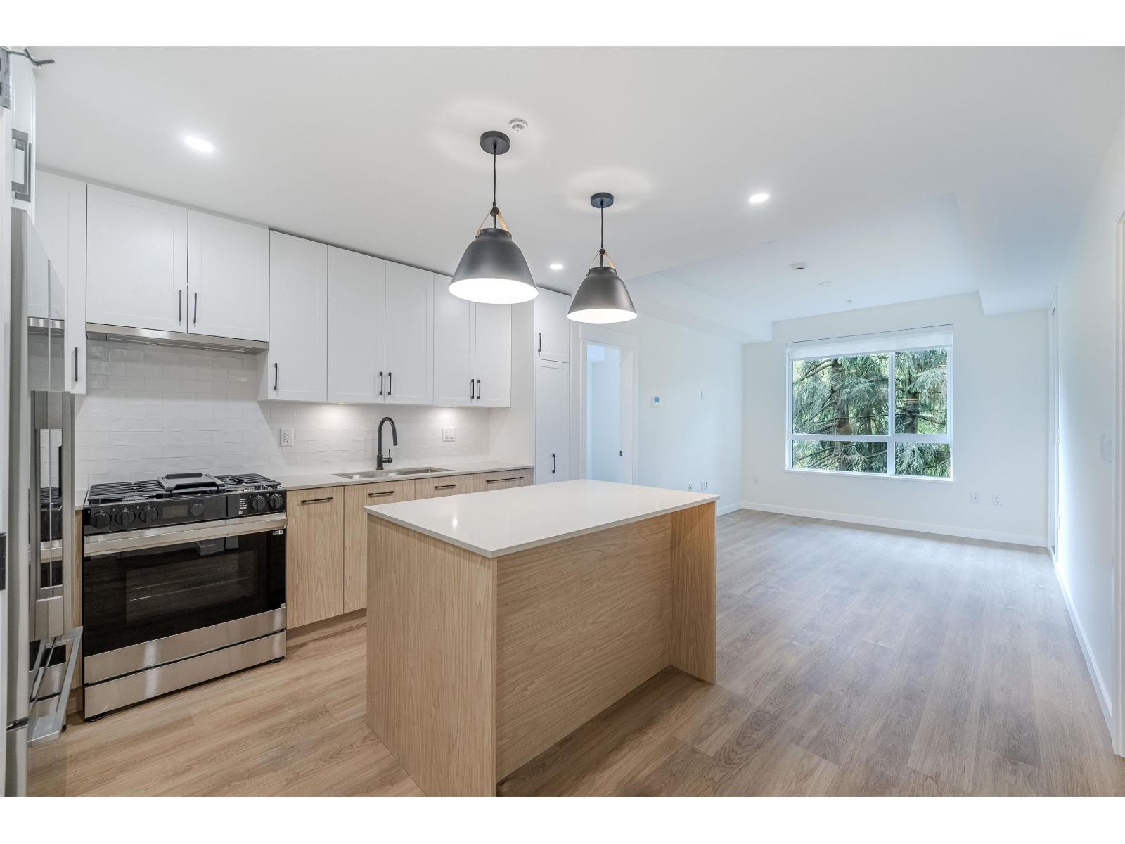 206 27249 Aldergrove Town Centre Drive Property Photo 4