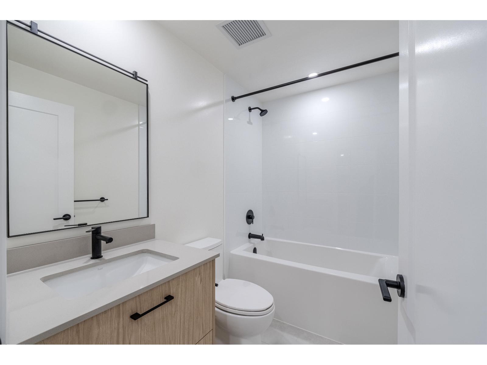 206 27249 Aldergrove Town Centre Drive Property Photo 22