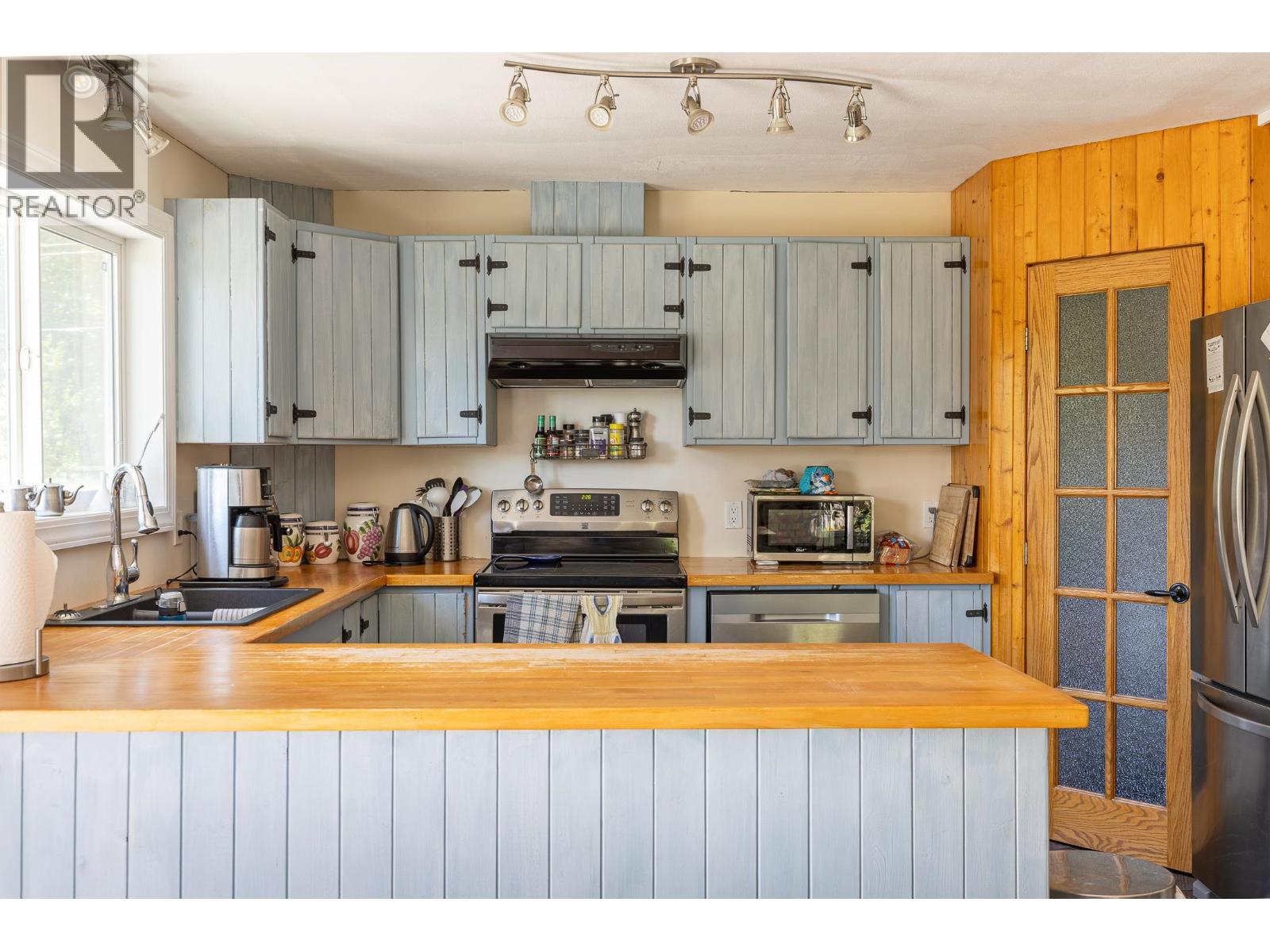 1350 Dyke Road Property Photo 16