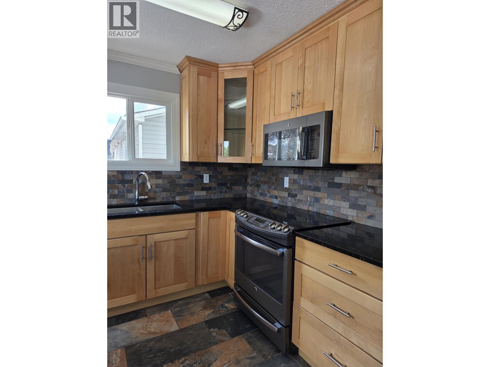 2200 Cataline Court Property Photo 14