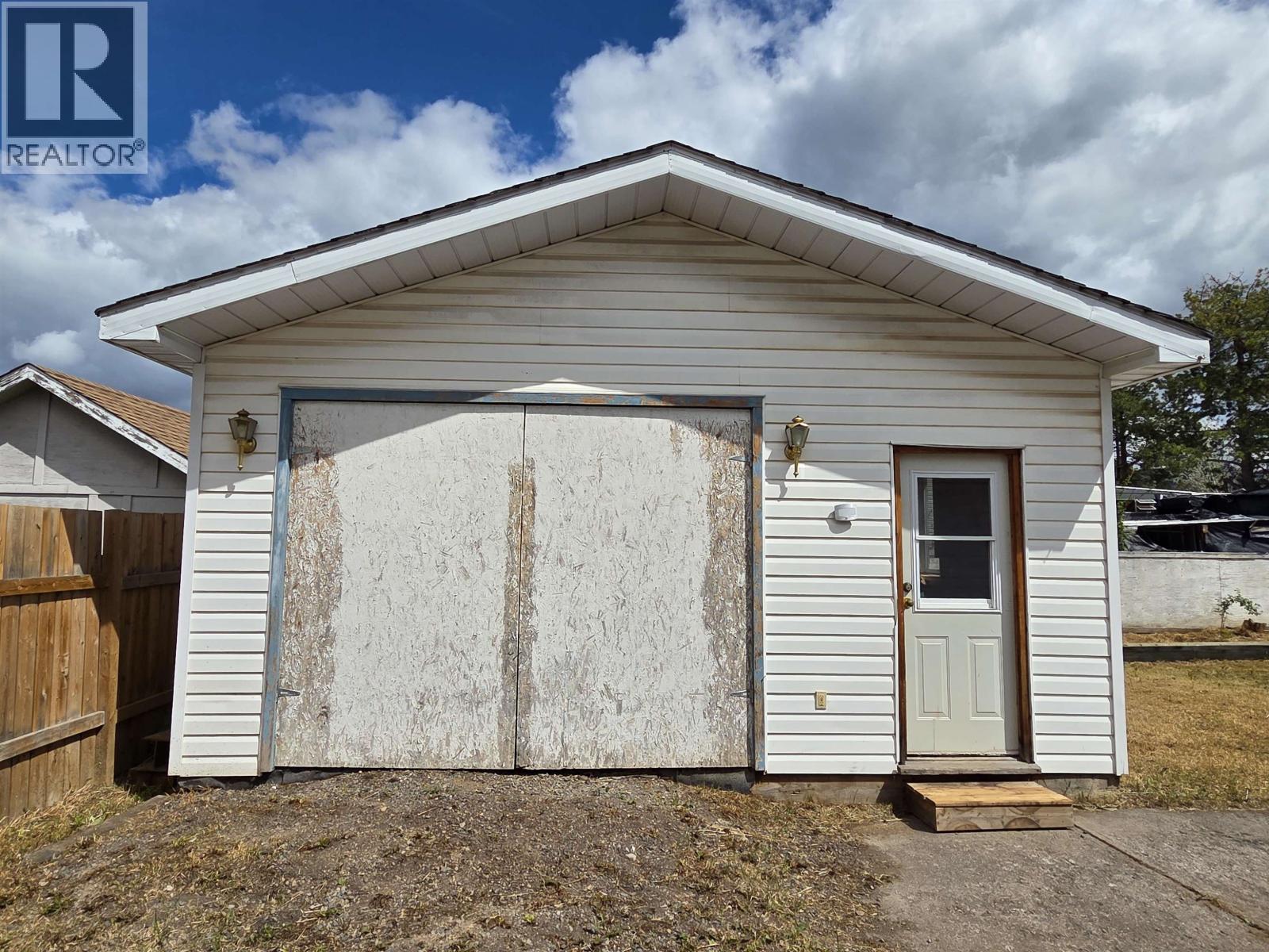 2200 Cataline Court Property Photo 28