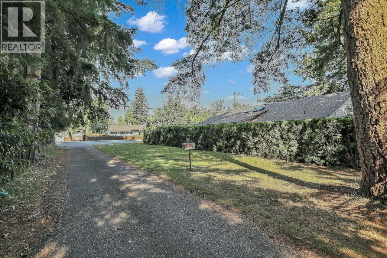 11428 207 Street Property Photo 2