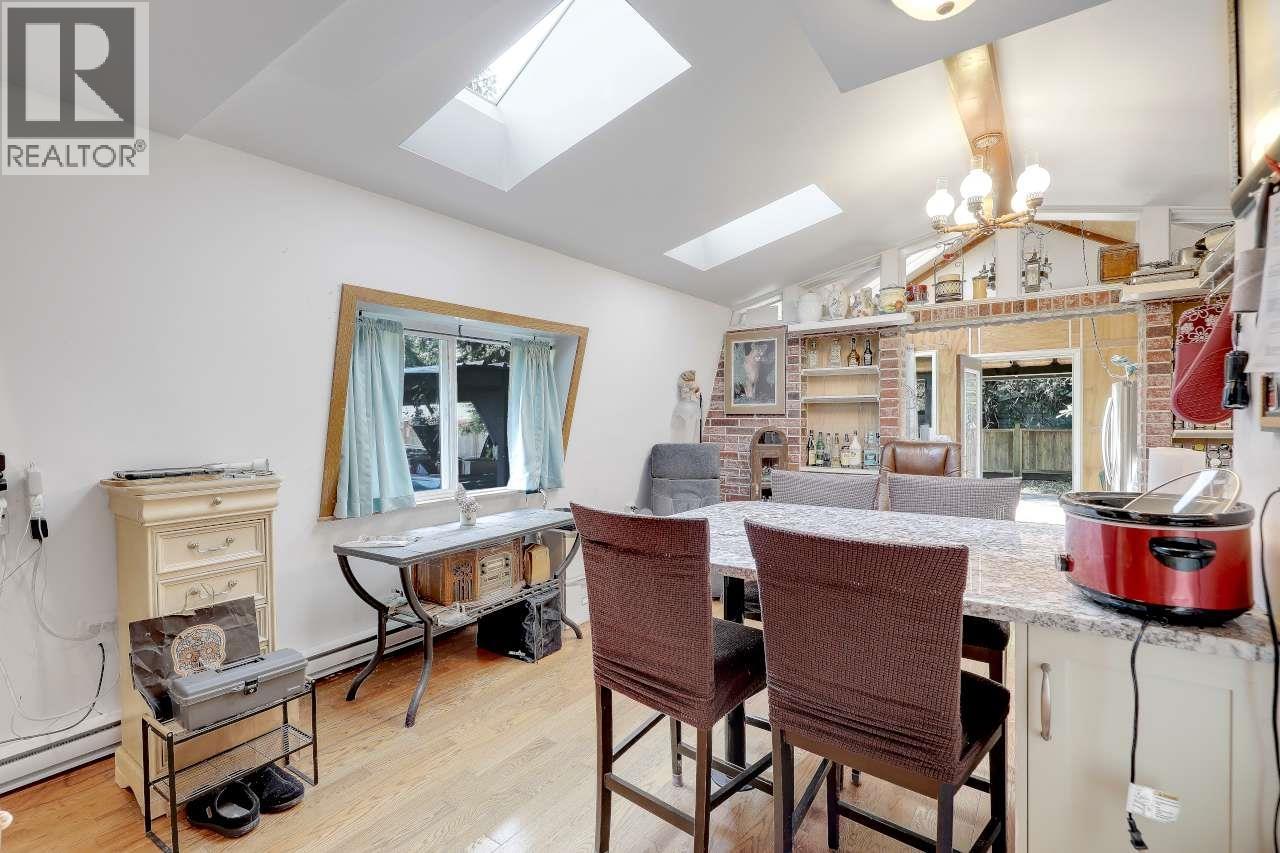 11428 207 Street Property Photo 9