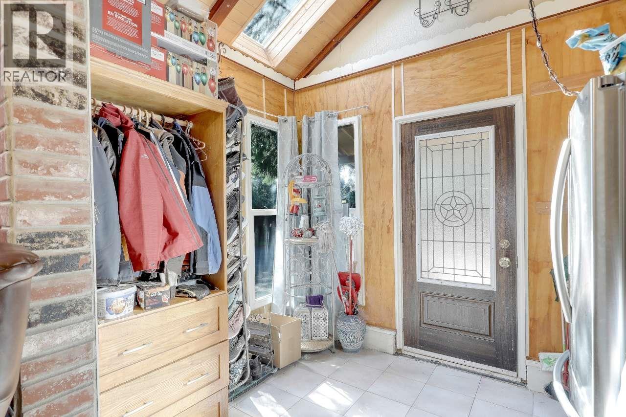 11428 207 Street Property Photo 11