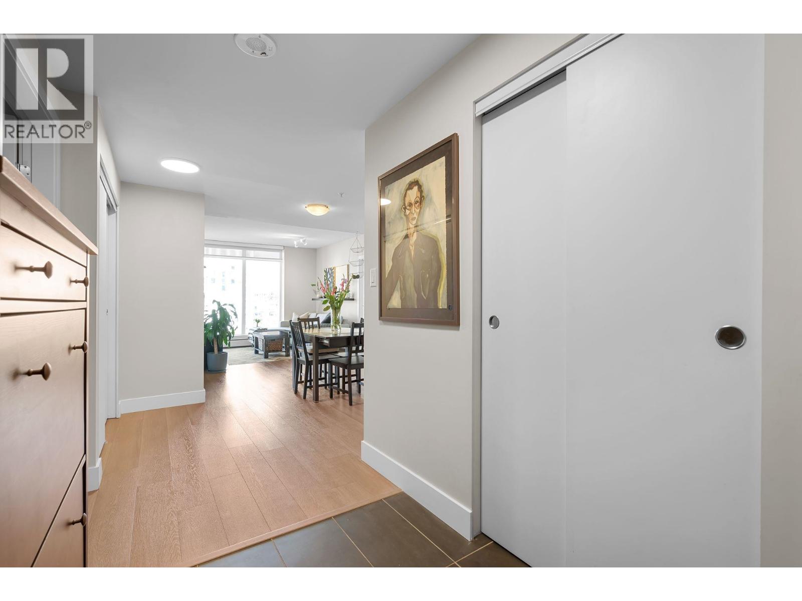 907 175 W 2nd Street Property Photo 5