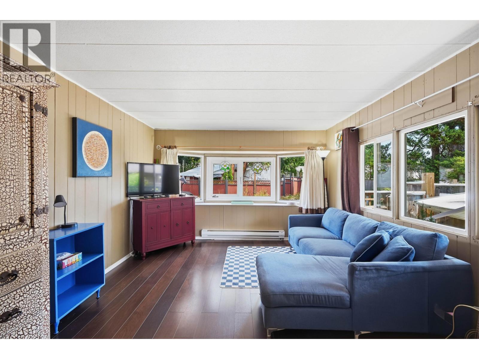 1 4514 Sunshine Coast Highway Property Photo 1
