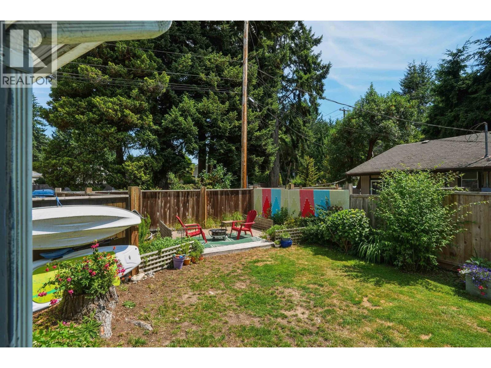 1 4514 Sunshine Coast Highway Property Photo 8