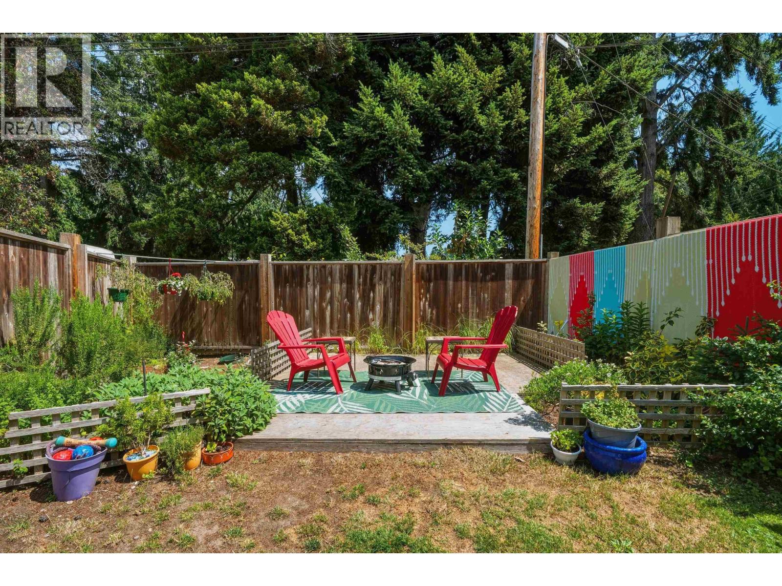 1 4514 Sunshine Coast Highway Property Photo 9