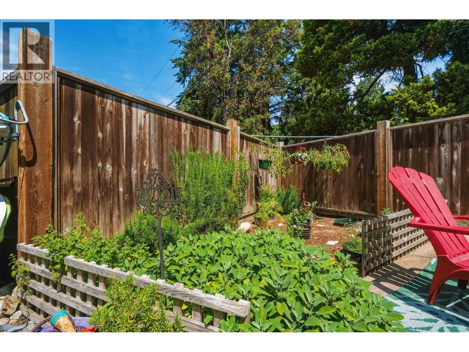 1 4514 Sunshine Coast Highway Property Photo 11