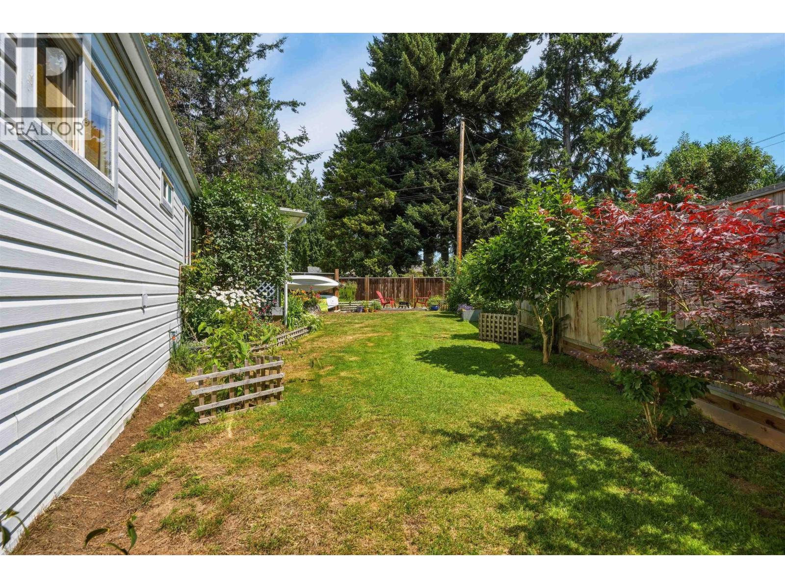1 4514 Sunshine Coast Highway Property Photo 15