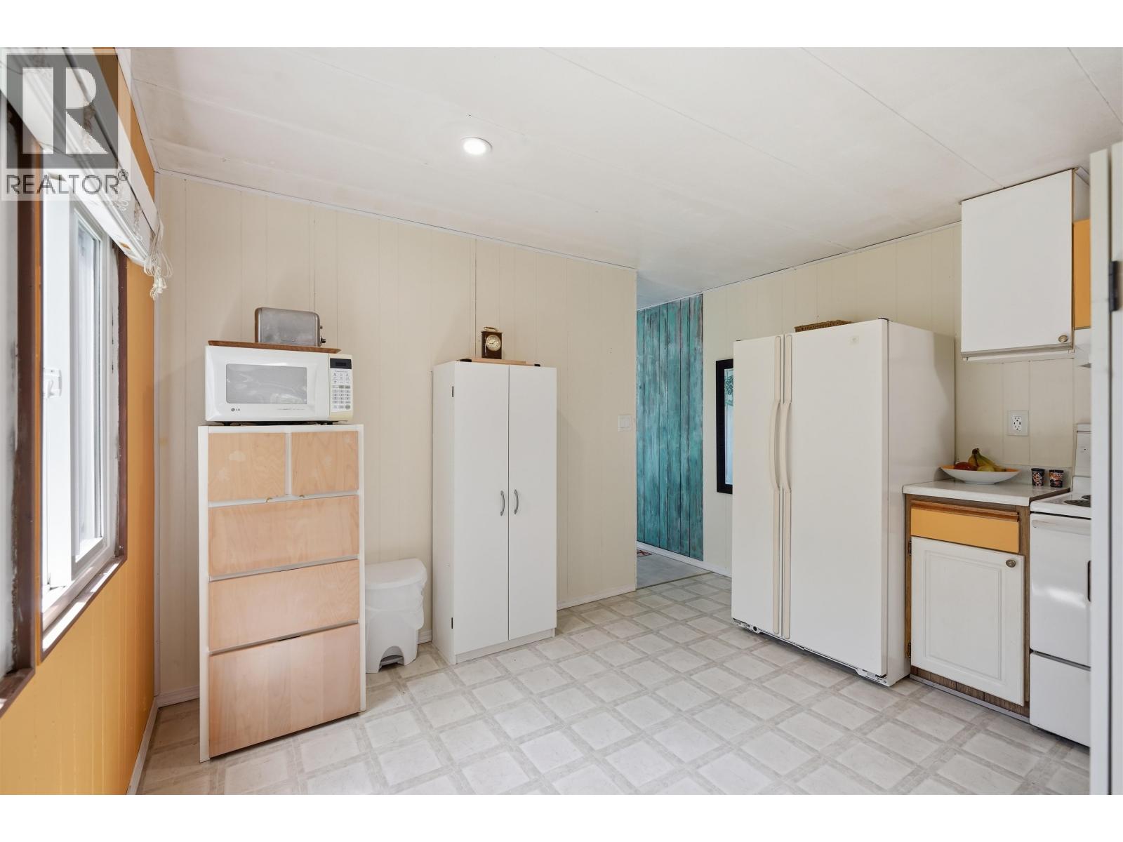 1 4514 Sunshine Coast Highway Property Photo 24