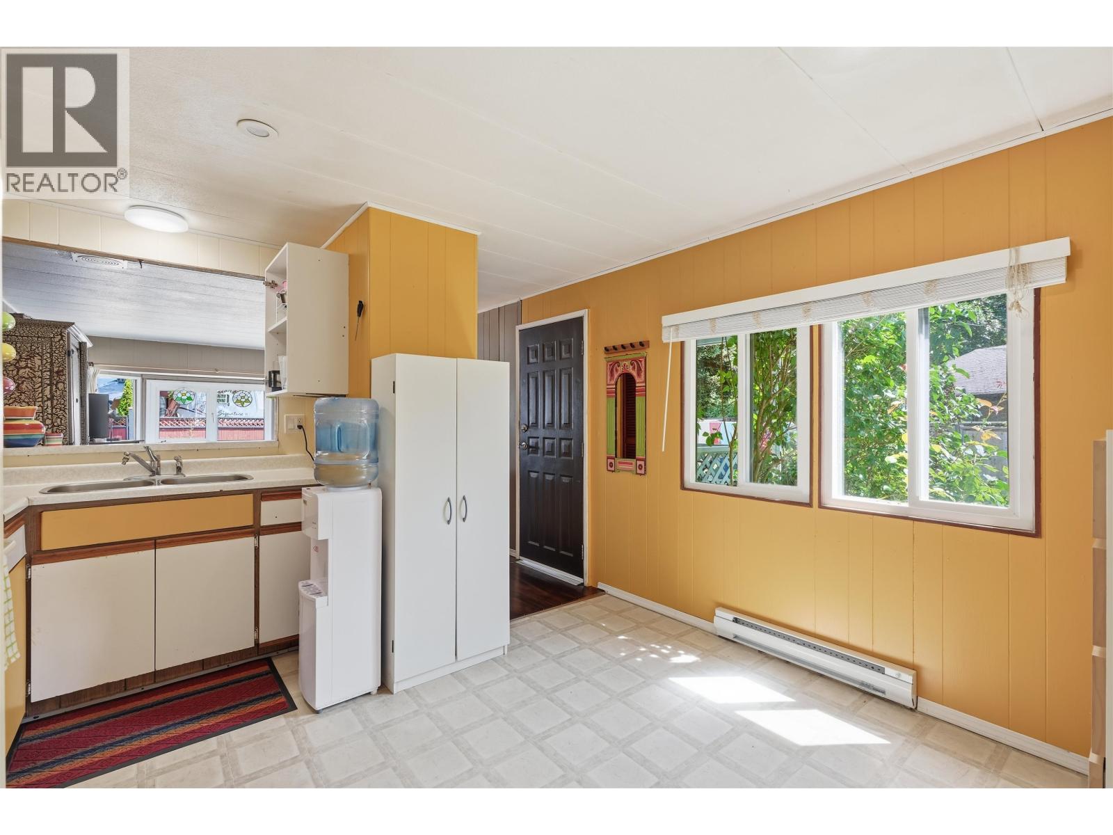 1 4514 Sunshine Coast Highway Property Photo 25