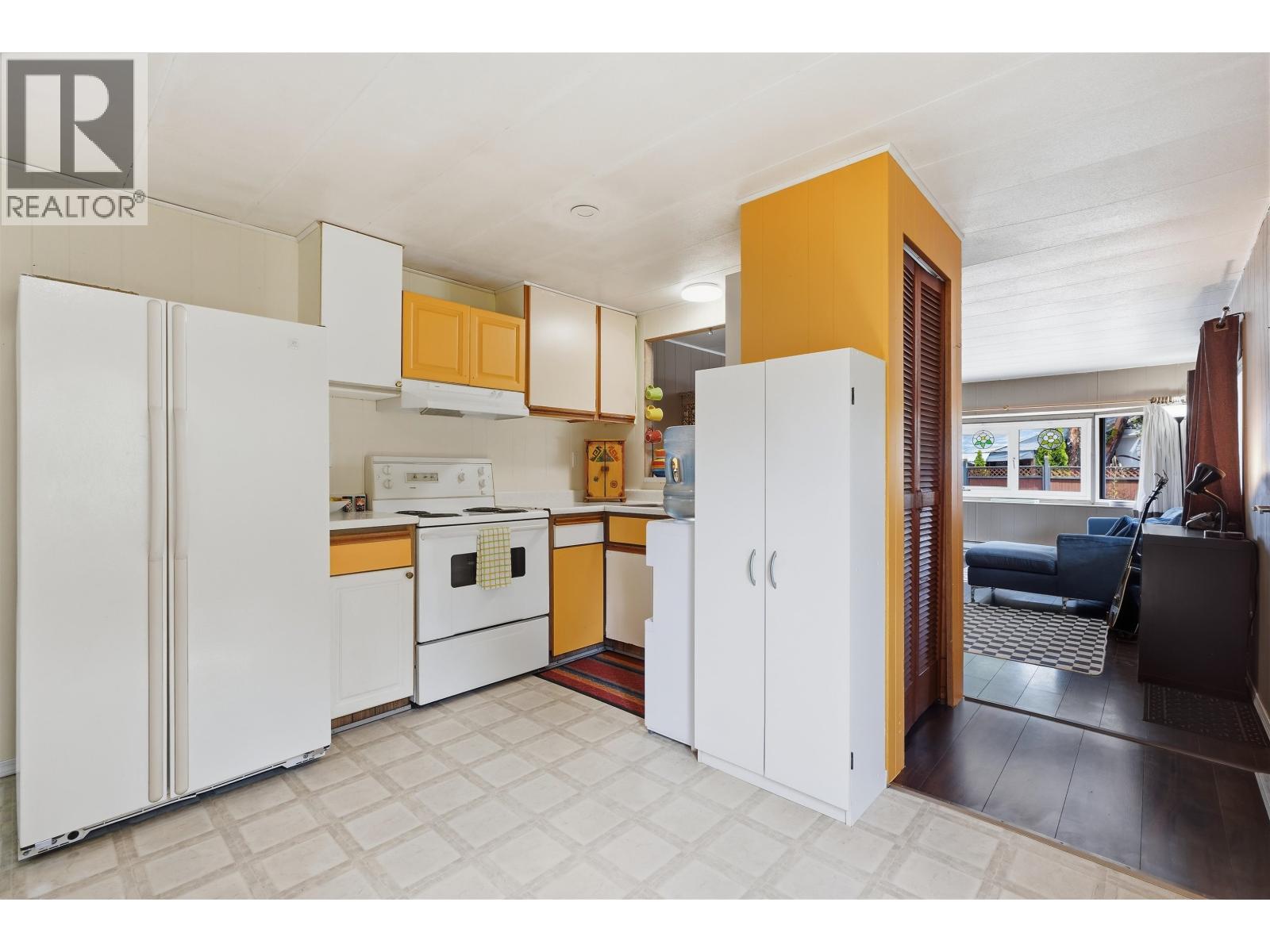 1 4514 Sunshine Coast Highway Property Photo 26