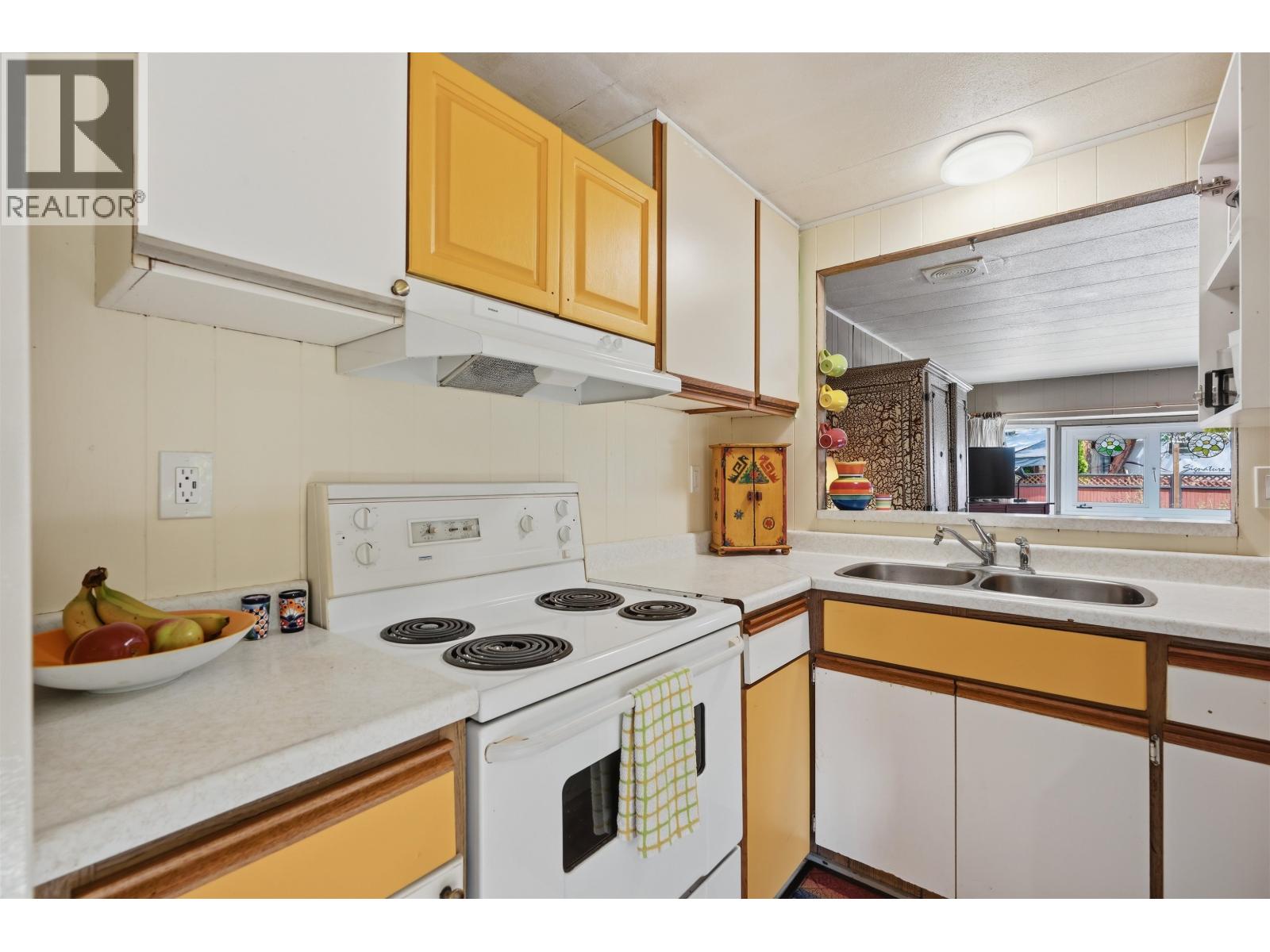 1 4514 Sunshine Coast Highway Property Photo 27