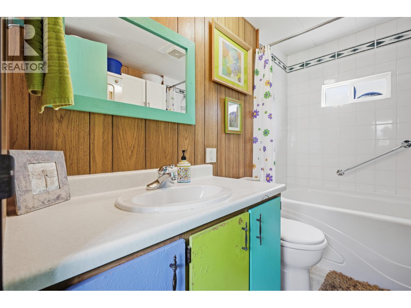 1 4514 Sunshine Coast Highway Property Photo 33
