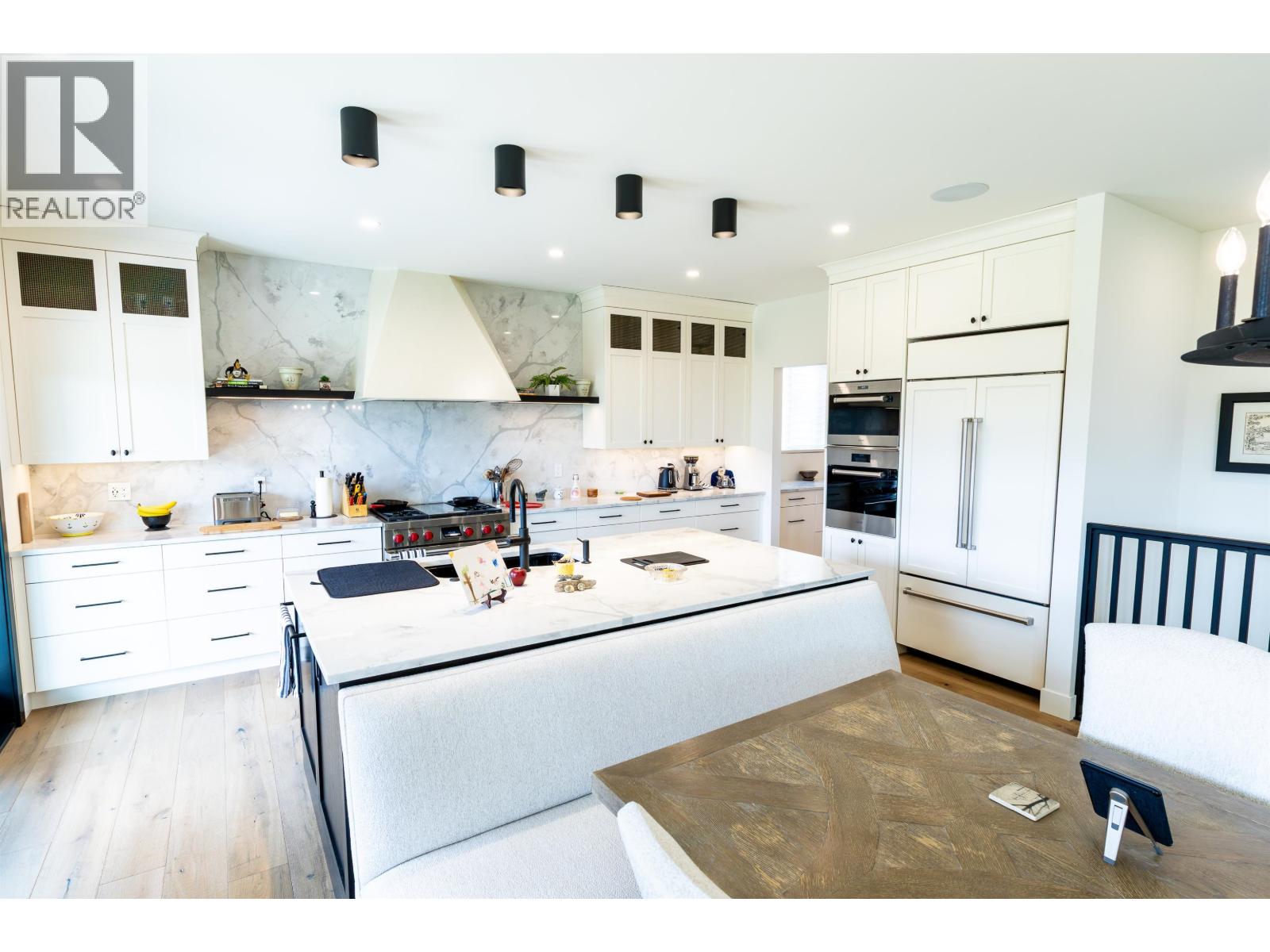 12299 112 Avenue Property Photo 2