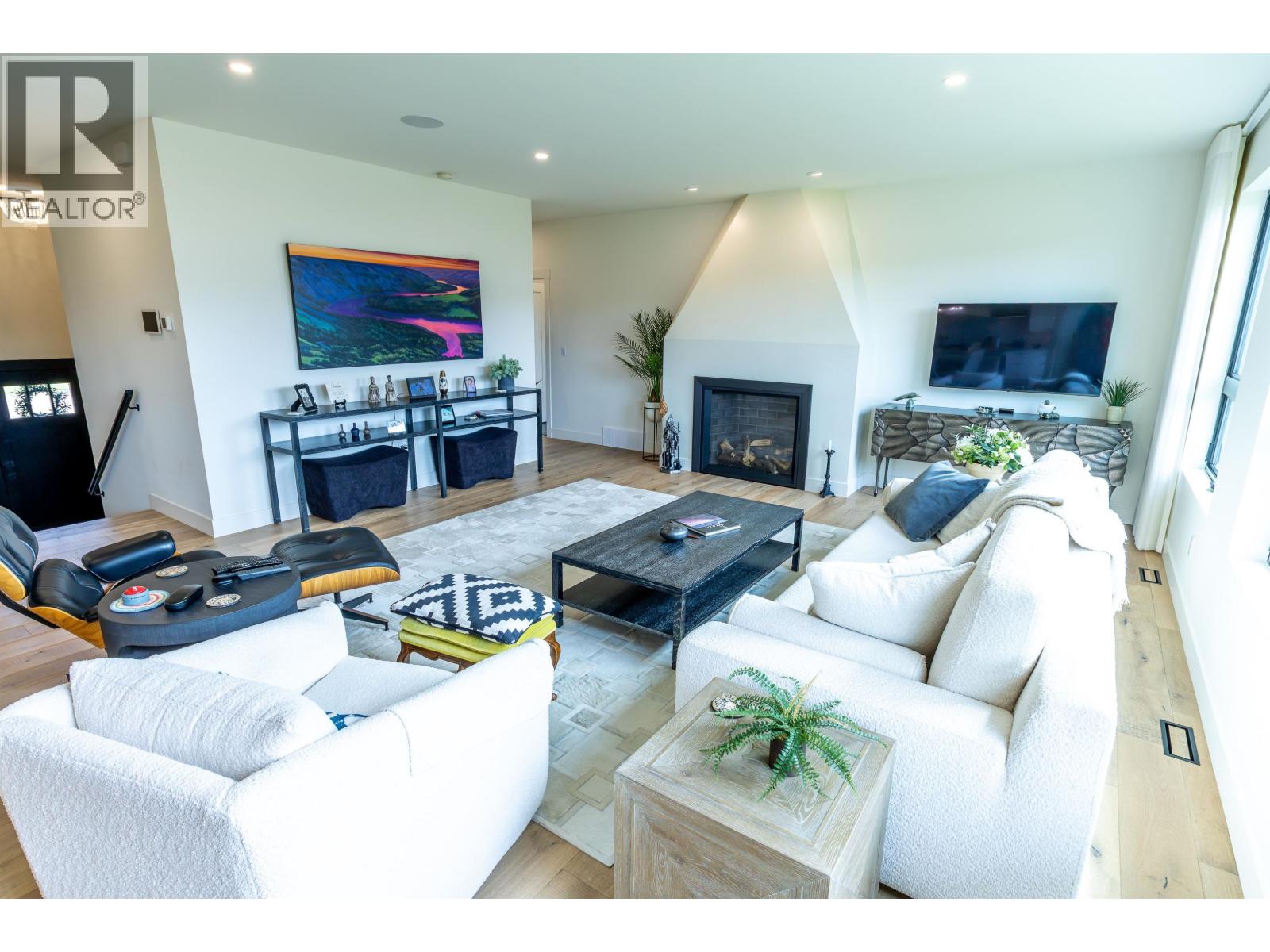 12299 112 Avenue Property Photo 11