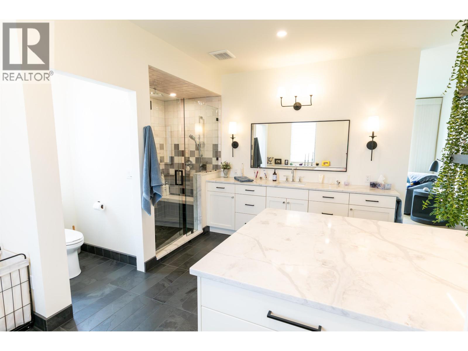 12299 112 Avenue Property Photo 16
