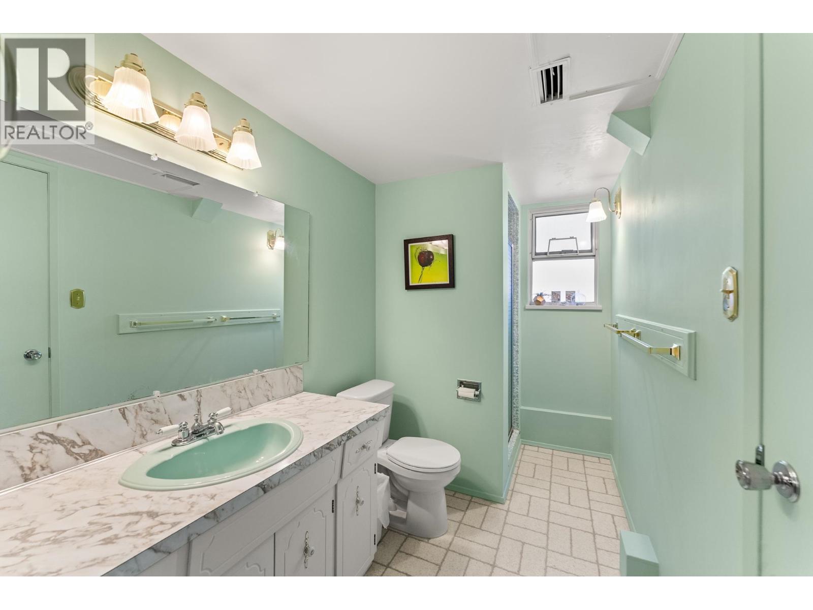 905 Eden Crescent Property Photo 26