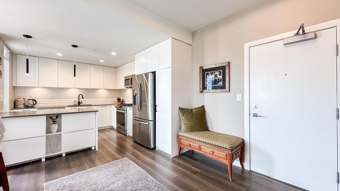 607 8327 201 Street Property Photo 5