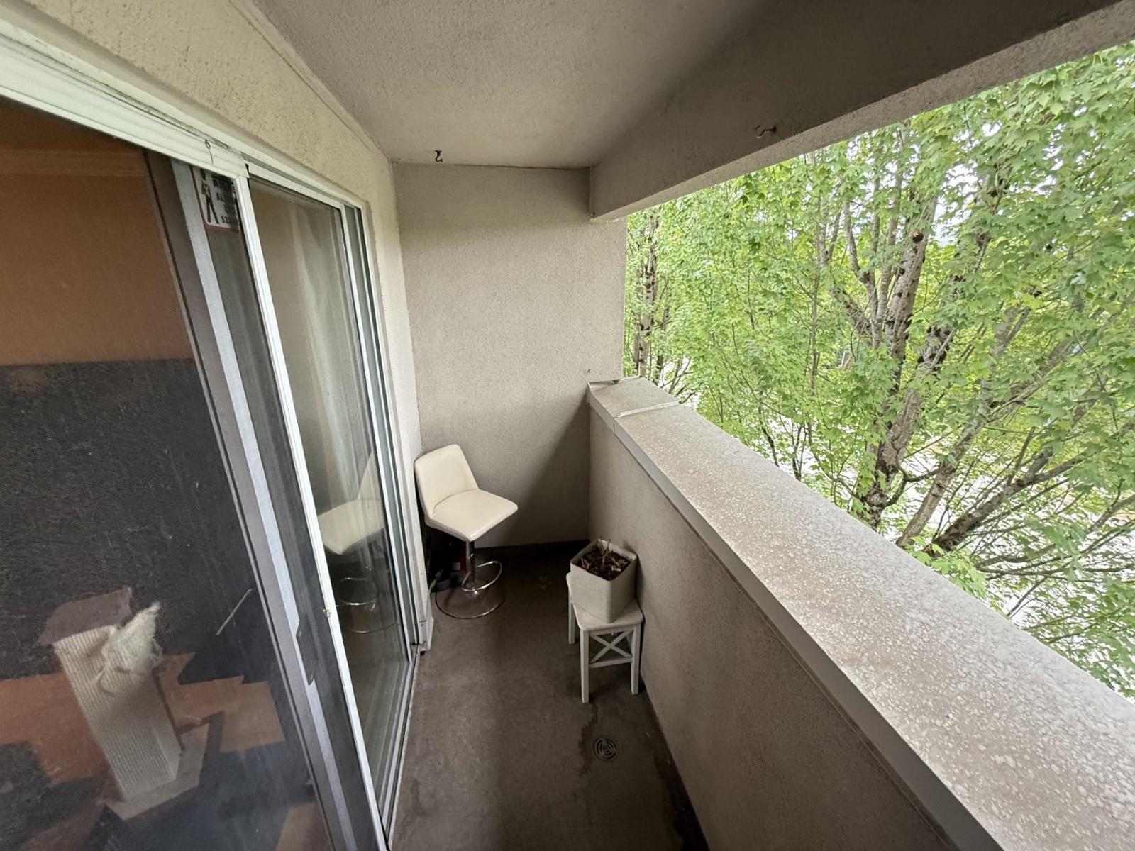 407 10533 University Drive Property Photo 8