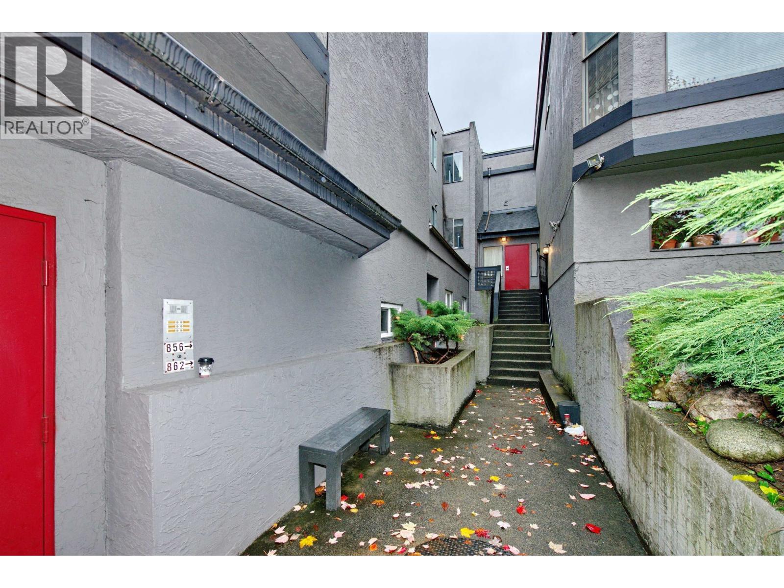 2 862 E Broadway Property Photo 5